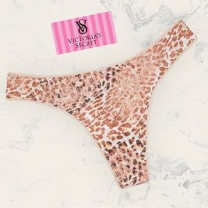 VICTORIA'S  SECRET Cotton Thong Panty Size M Toasted Almond Leopard